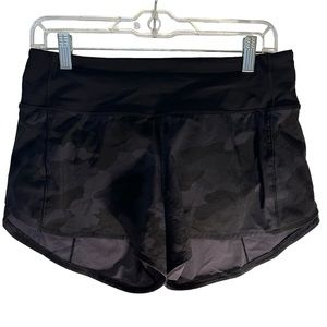 Lululemon Black Gray Camouflage Speed Up Mid-Rise Lined Short Size 6